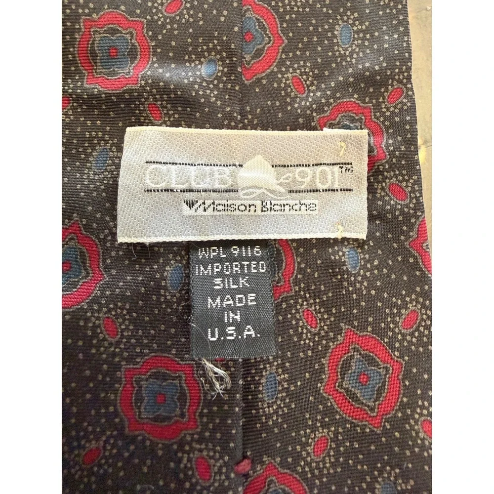 Club 901 Maison Blanche Mens Silk Tie Medallion Geometric Red Blue Grey USA